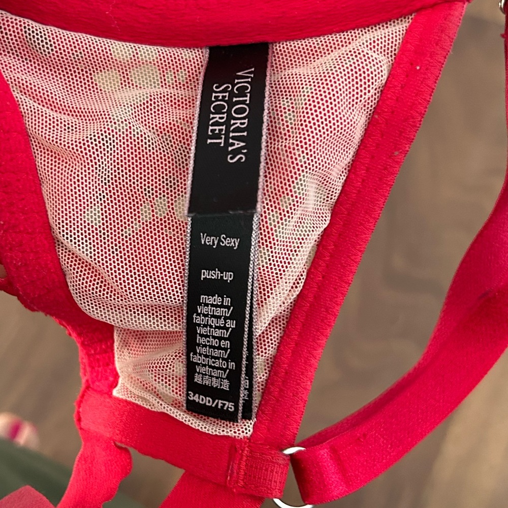 VS push-up bra - Picture 3 of 3